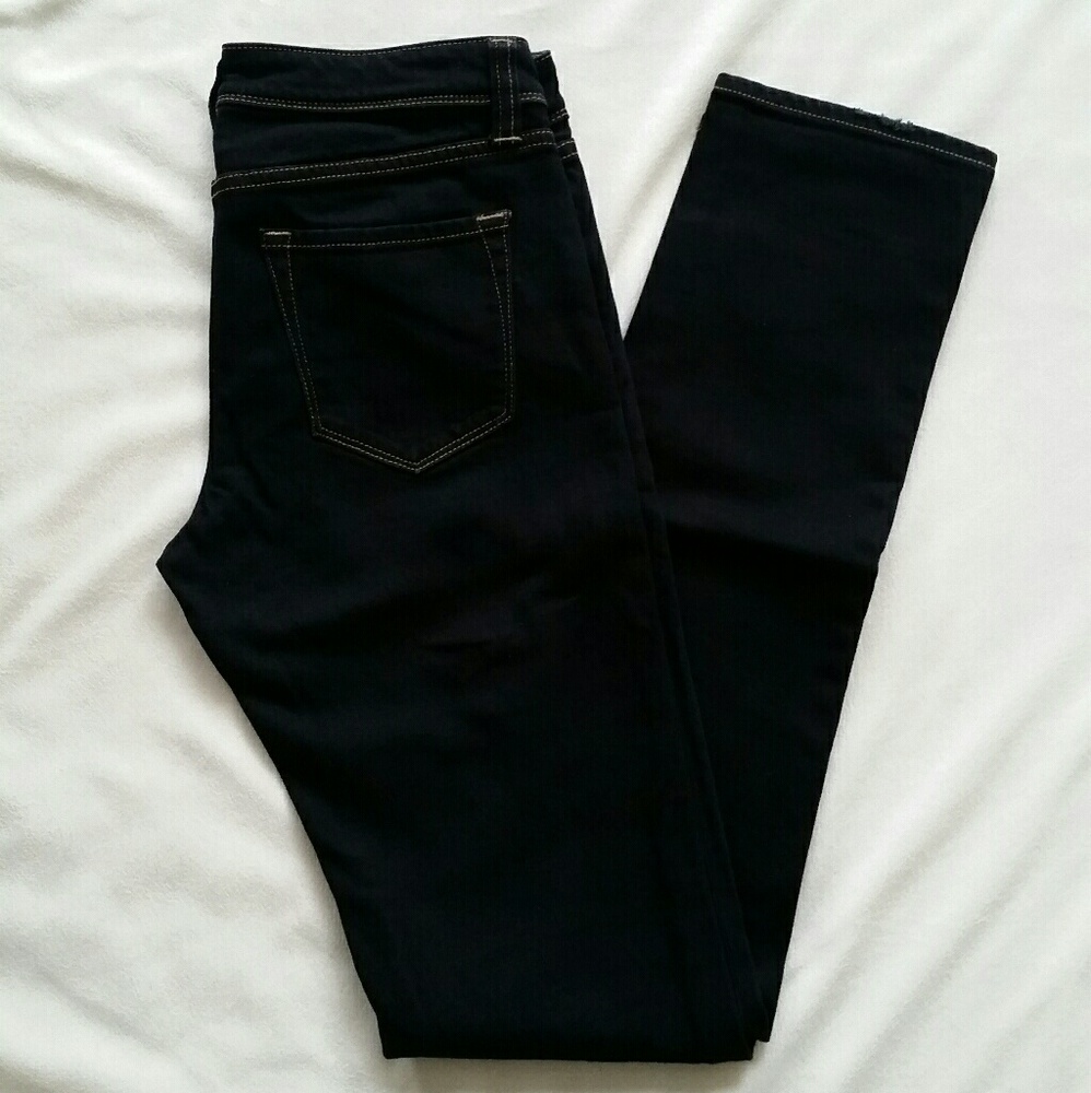 Uniqlo Black Straight-Leg Skinny Jeans
